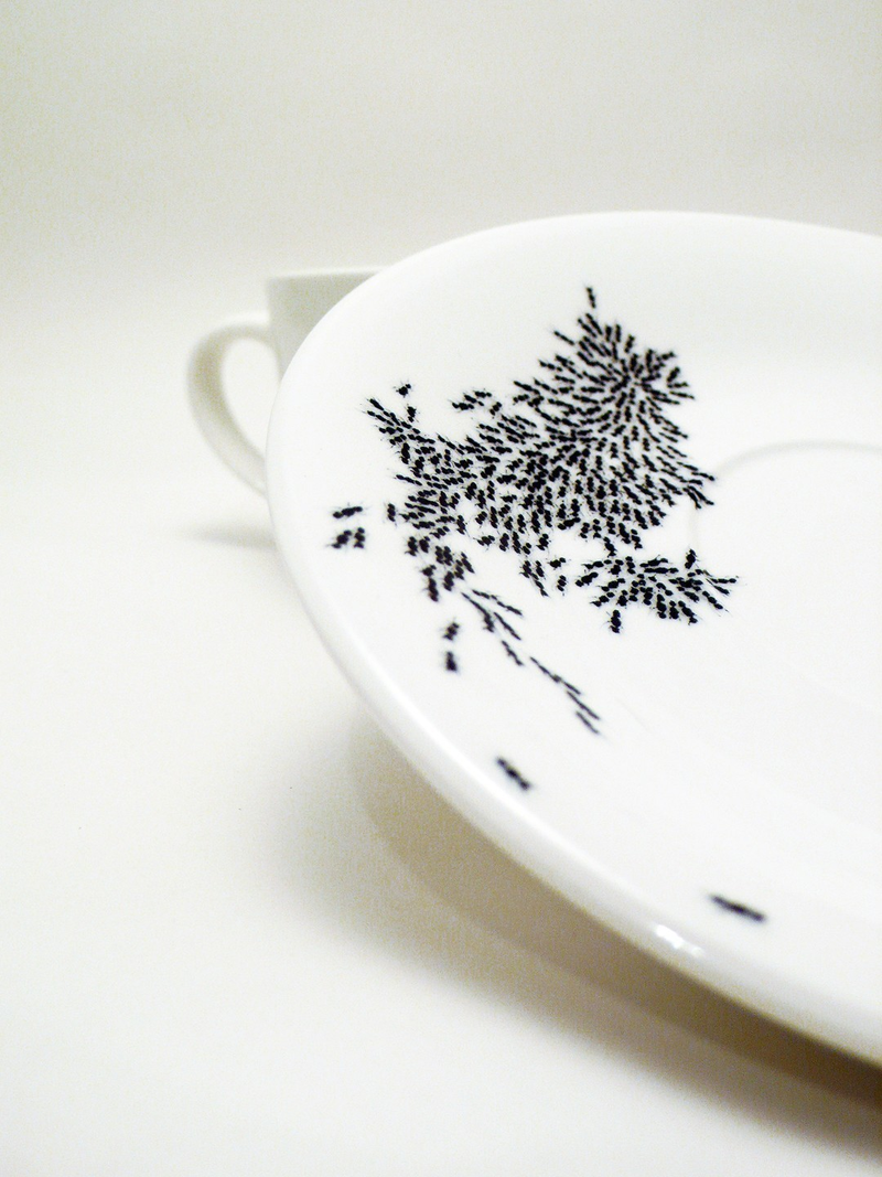 Illustration for article titled This Cup Is Not Covered With Ants